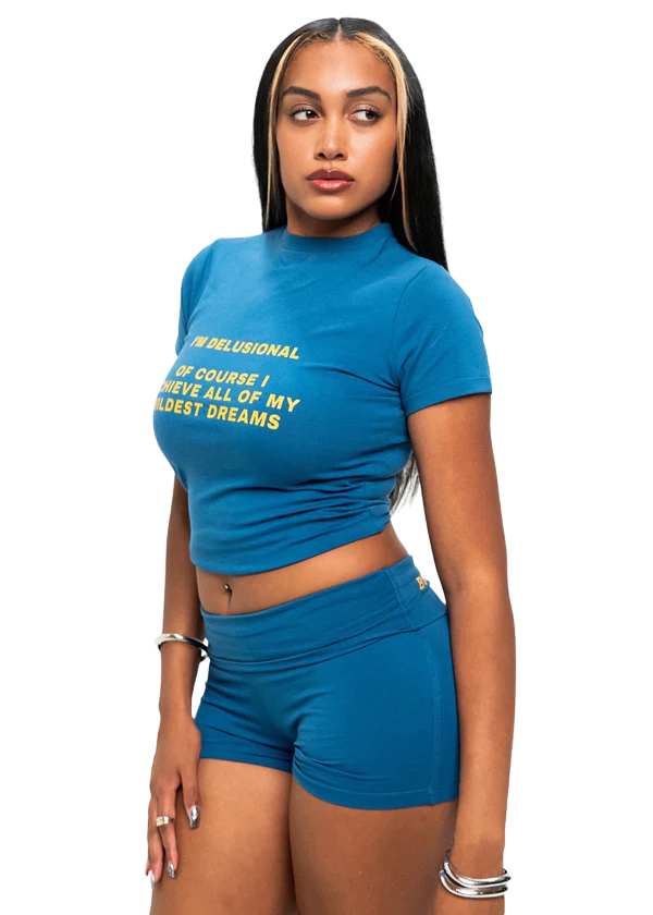 I'M DELUSIONAL TEE